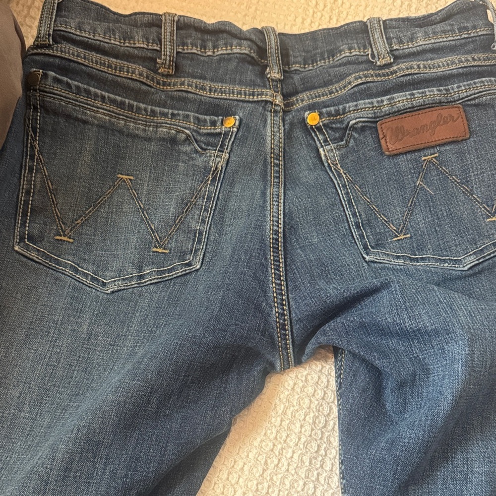 Wrangler Women's Dark Blue Boot Cut Jeans with Signature Pocket Stitching